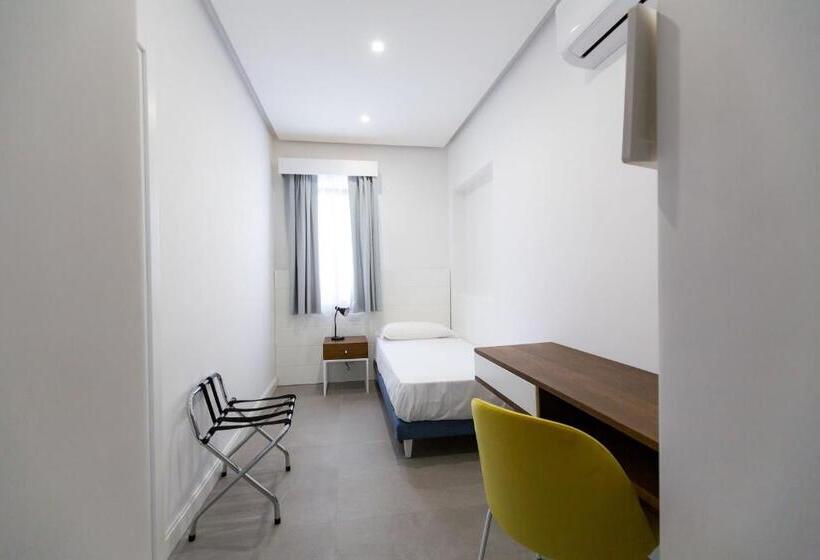 اتاق استاندارد یک نفره, Liferooms B&b