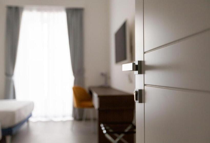 اتاق استاندارد چهار تخته, Liferooms B&b