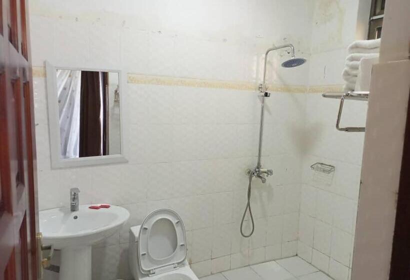 اتاق استاندارد با چشم‌انداز دریاچه, Frontiers Hotel & Conference Entebbe