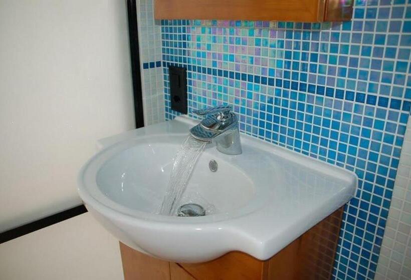 استودیوی استاندارد, Guesthouse University By Lr Self Check In