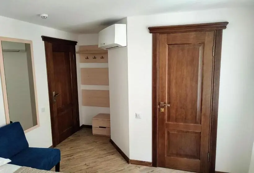 Basic Yhden Hengen Huone, готель ресторан олеся