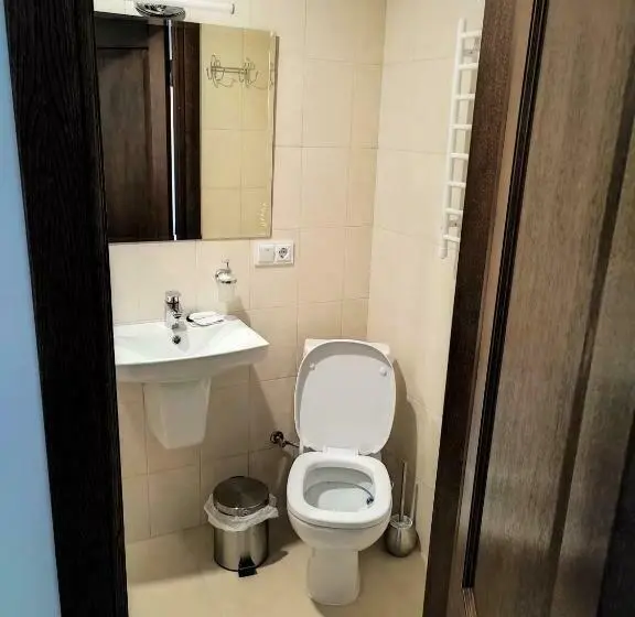Basic Yhden Hengen Huone, готель ресторан олеся