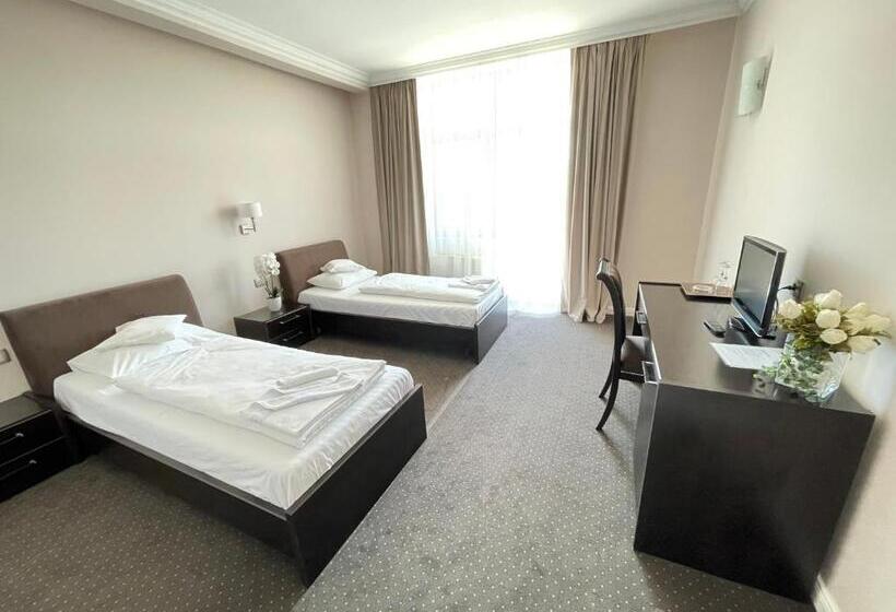 标准间, Opal Zalau