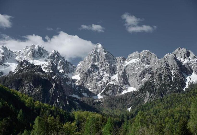 اتاق استاندارد با چشم‌انداز کوهستان, Triangel Boutique