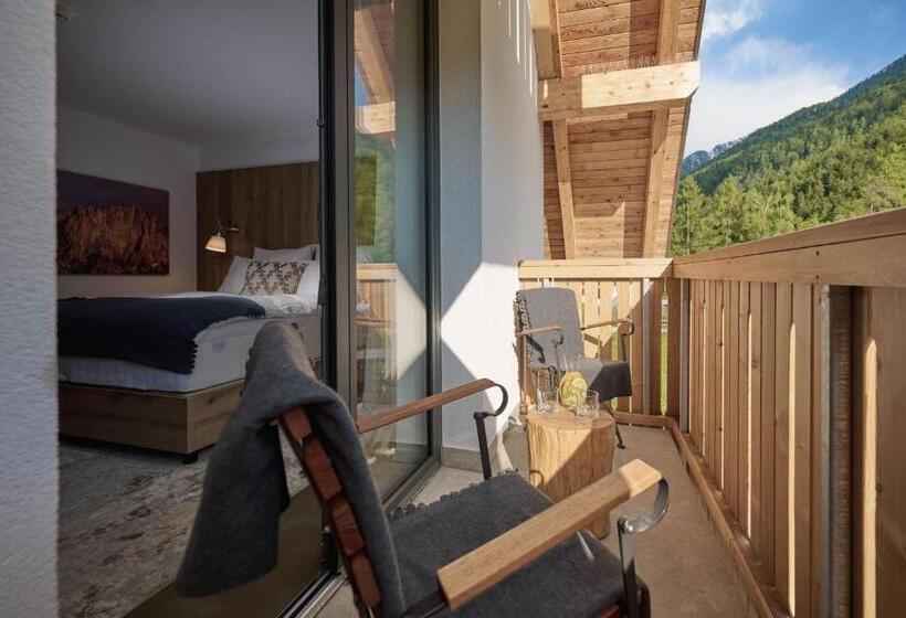 اتاق استاندارد با چشم‌انداز کوهستان, Triangel Boutique