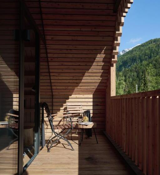 آپارتمان 2 خوابه, Triangel Boutique