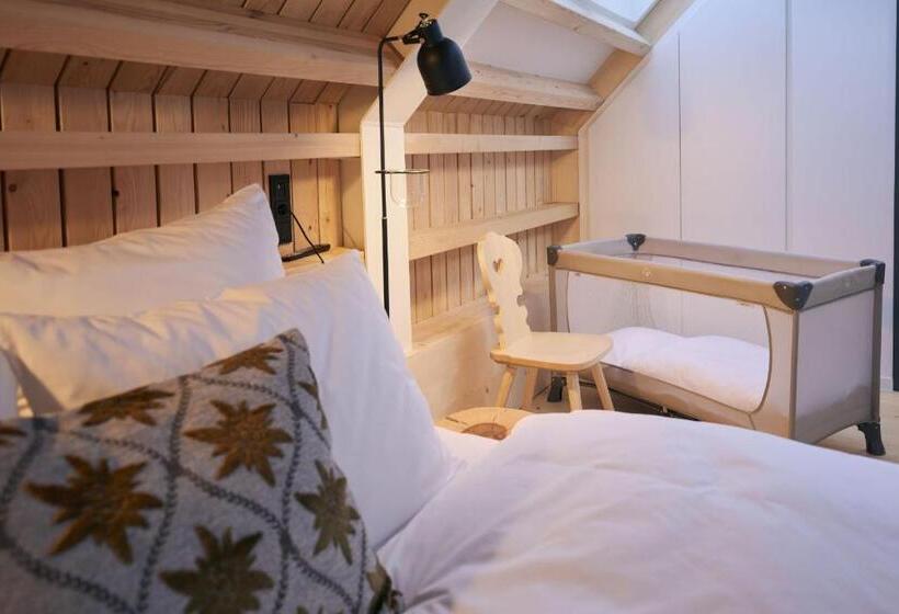 آپارتمان 2 خوابه, Triangel Boutique