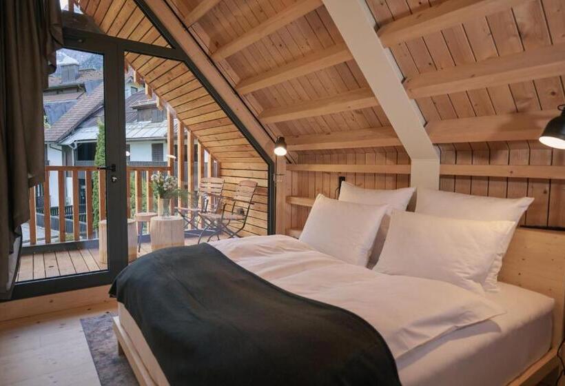 آپارتمان 2 خوابه, Triangel Boutique