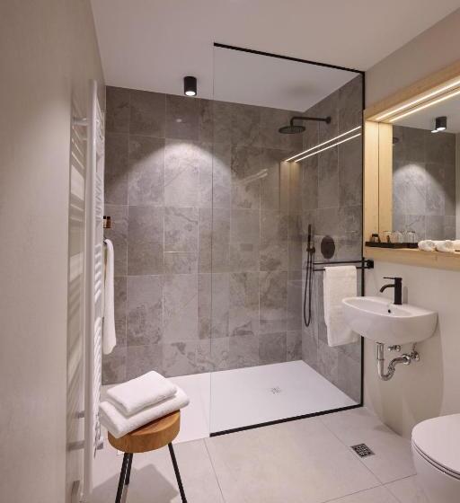 استودیو استاندارد با تراس, Triangel Boutique