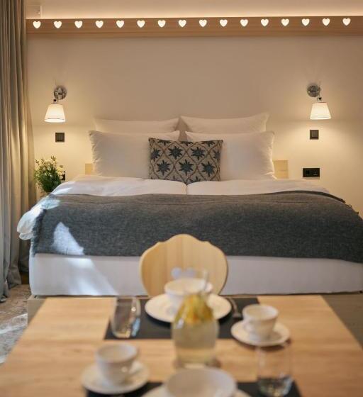 استودیو استاندارد با تراس, Triangel Boutique