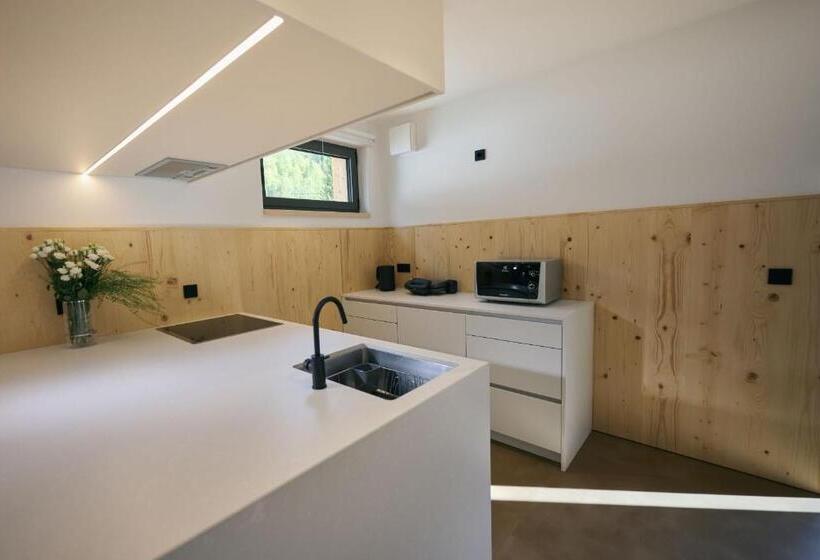 آپارتمان 2 خوابه, Triangel Boutique