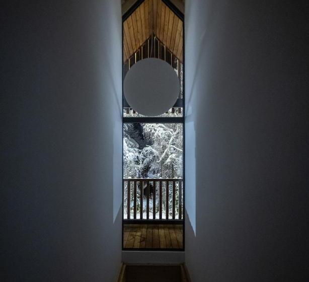 آپارتمان 2 خوابه, Triangel Boutique