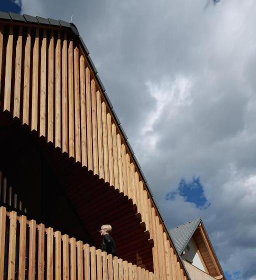 آپارتمان 2 خوابه, Triangel Boutique