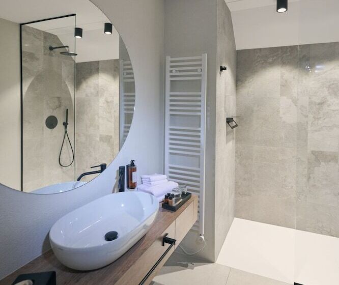 اتاق استاندارد با چشم‌انداز کوهستان, Triangel Boutique