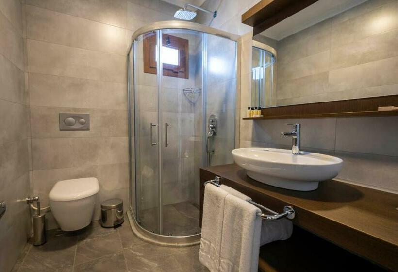 اتاق استاندارد سه تخته با بالکن, West House Exclusive