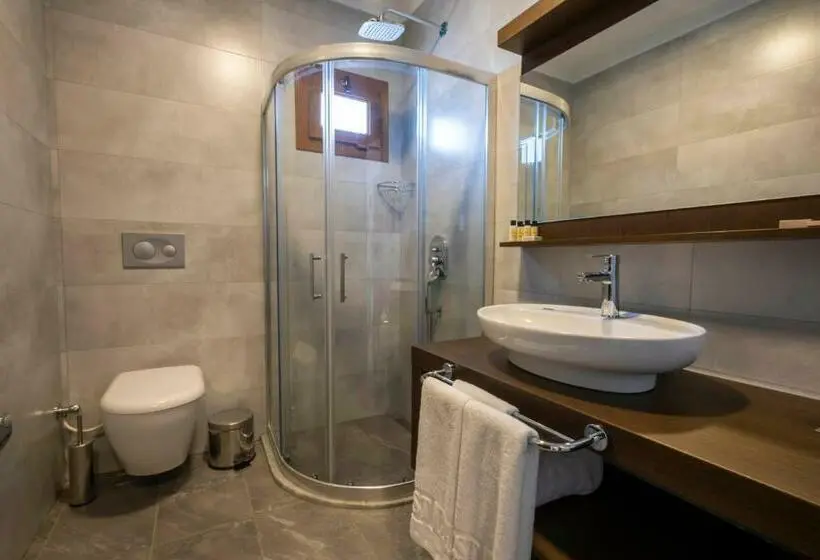 اتاق استاندارد سه تخته با بالکن, West House Exclusive