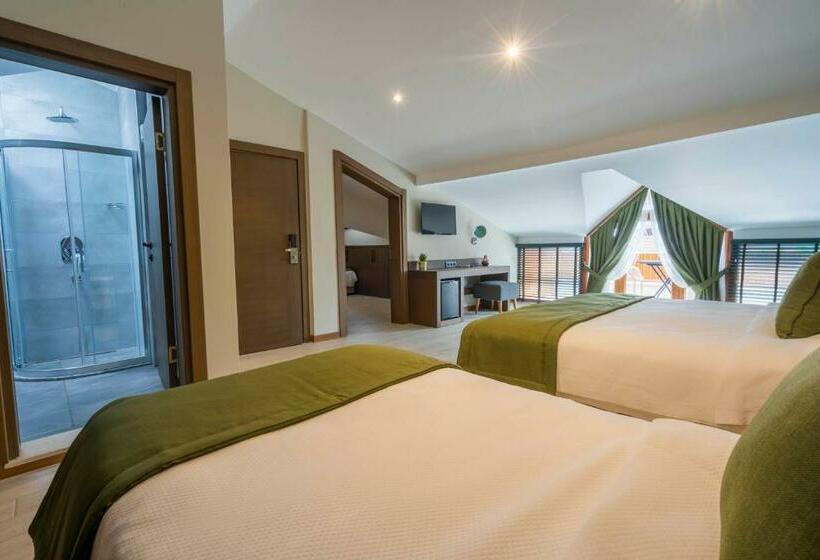 سوییت با چشمانداز دریا, West House Exclusive