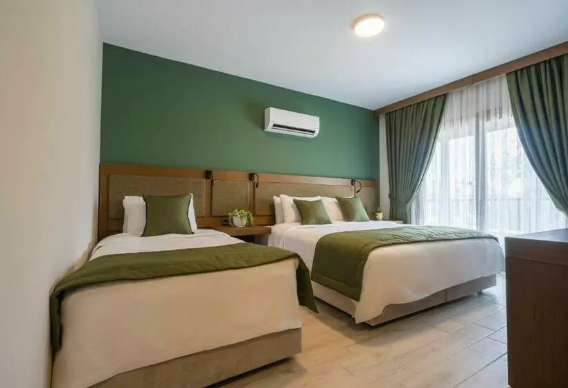 اتاق استاندارد سه تخته با بالکن, West House Exclusive