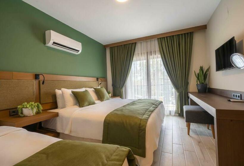 اتاق استاندارد سه تخته با بالکن, West House Exclusive