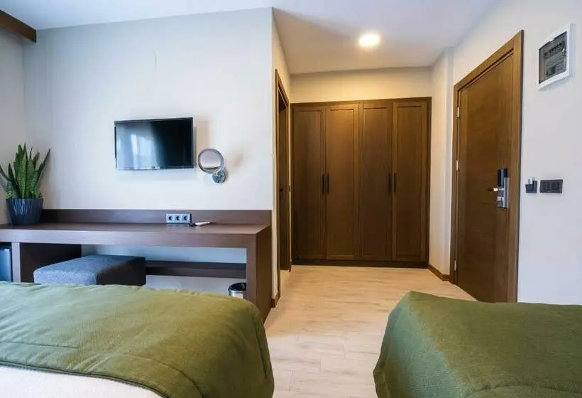 اتاق استاندارد سه تخته با بالکن, West House Exclusive