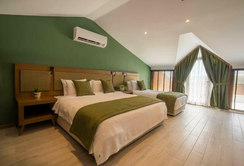 اتاق سه نفره دلوکس با چشمانداز دریا, West House Exclusive