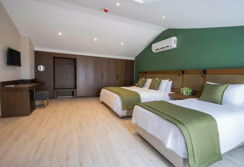 اتاق سه نفره دلوکس با چشمانداز دریا, West House Exclusive