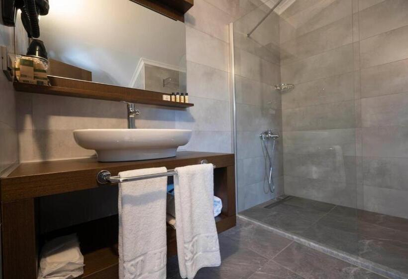 اتاق سه نفره دلوکس با چشمانداز دریا, West House Exclusive