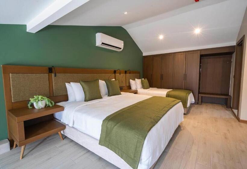 سوییت با چشمانداز دریا, West House Exclusive