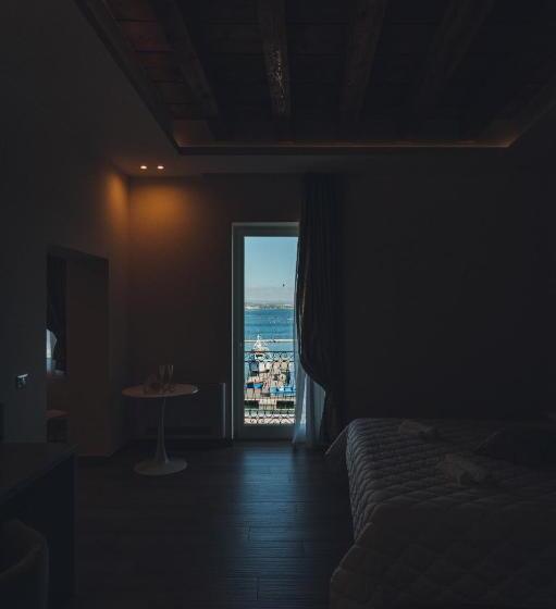 带按摩浴盆的套房, A Mare Exclusive Rooms & Suites