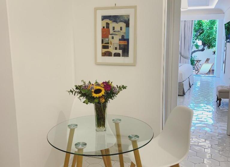 ハイドロマッサージバス付きスイート, Villa Fortuna