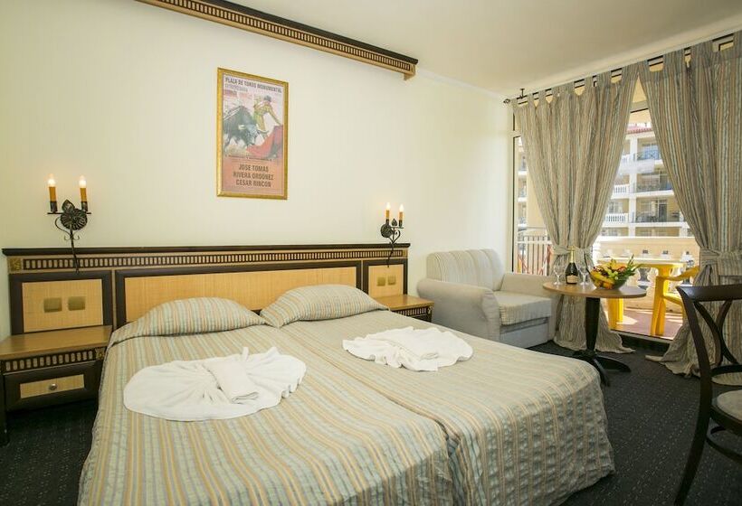 غرفة قياسية مطلة على المتنزه, Andalucia Beach Hotel   All Inclusive