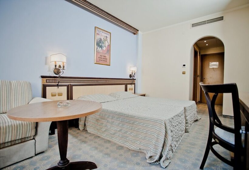 غرفة قياسية مطلة على المتنزه, Andalucia Beach Hotel   All Inclusive