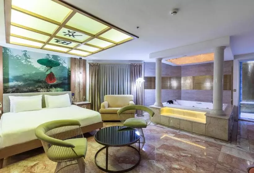 سوئیت پریمیوم, Wyndham Istanbul Old City