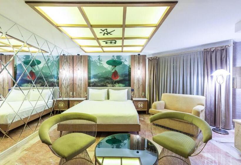 سوئیت پریمیوم, Wyndham Istanbul Old City