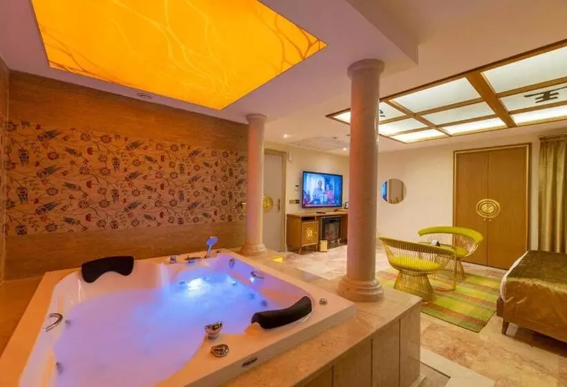 سوییت با استخر, Wyndham Istanbul Old City