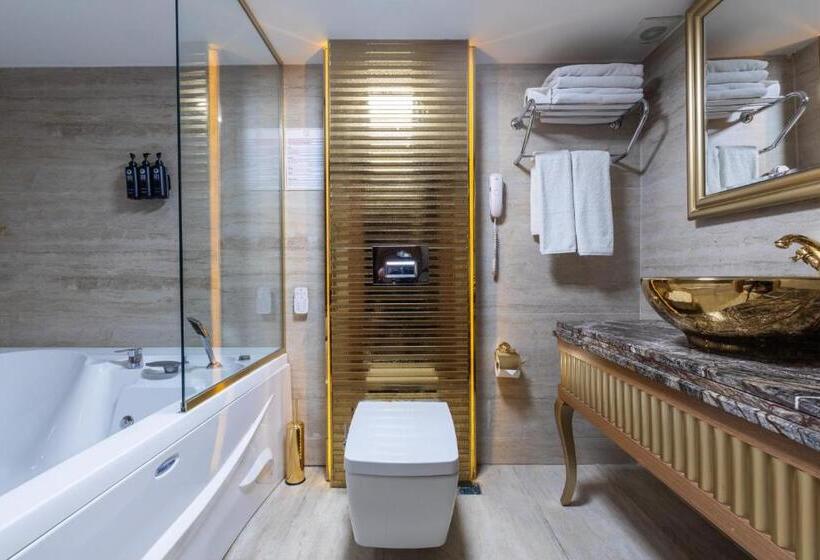 3 Bedroom Suite, Wyndham Istanbul Old City