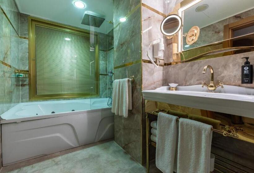 3 Bedroom Suite, Wyndham Istanbul Old City