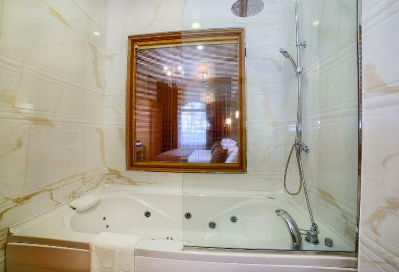 3 Bedroom Suite, Wyndham Istanbul Old City