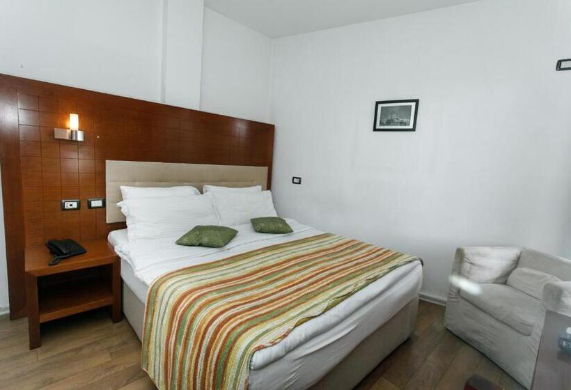 غرفة قياسية, City 5