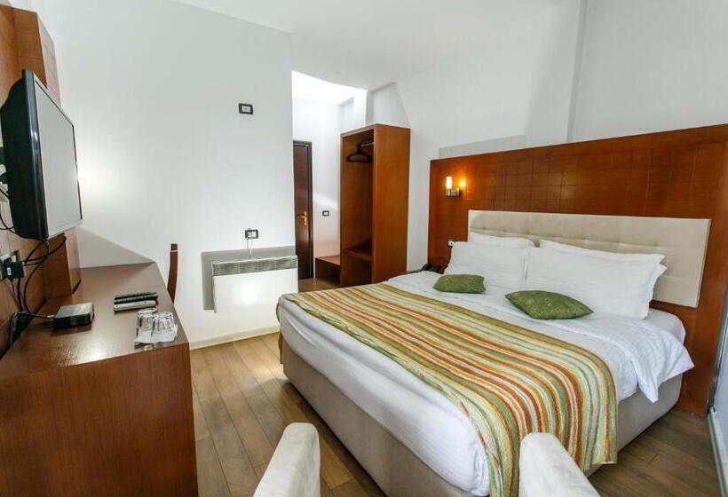 غرفة قياسية, City 5