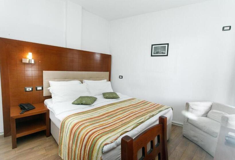 غرفة قياسية, City 5