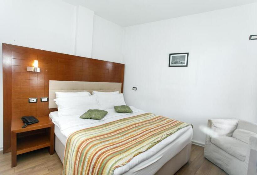 غرفة قياسية, City 5