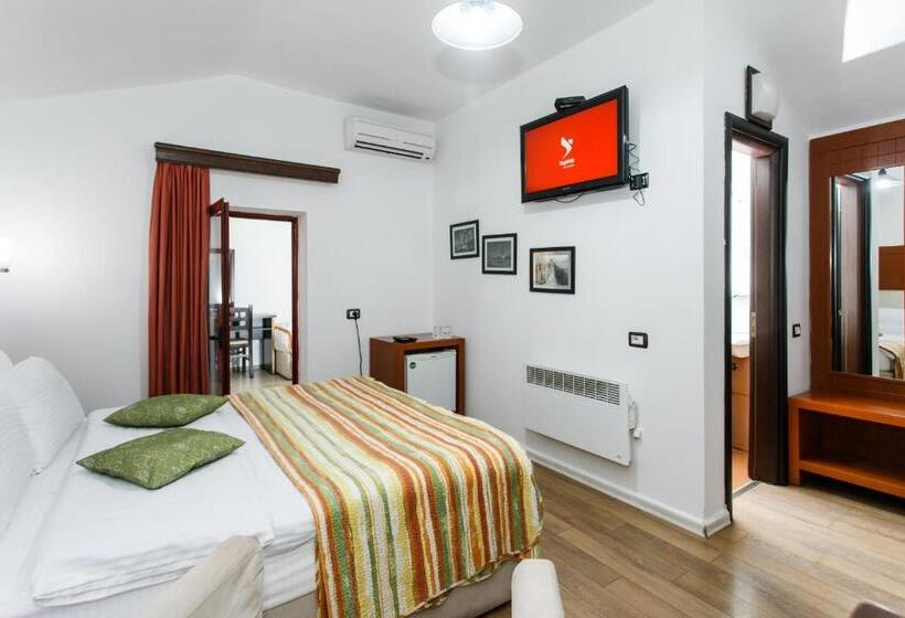 غرفة عائلية, City 5