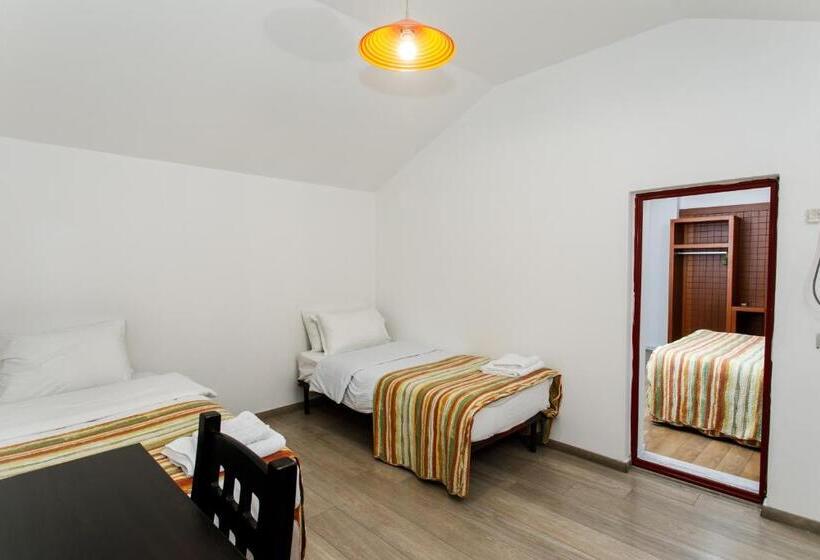 غرفة عائلية, City 5