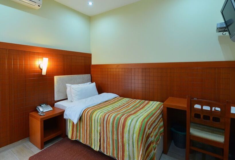 غرفة قياسية, City 5