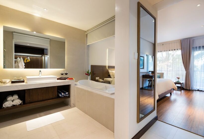 اتاق لوکس با چشمانداز باغ, Hoang Ngoc Beach Resort