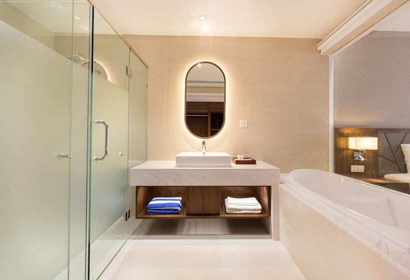 اتاق لوکس با چشمانداز باغ, Hoang Ngoc Beach Resort