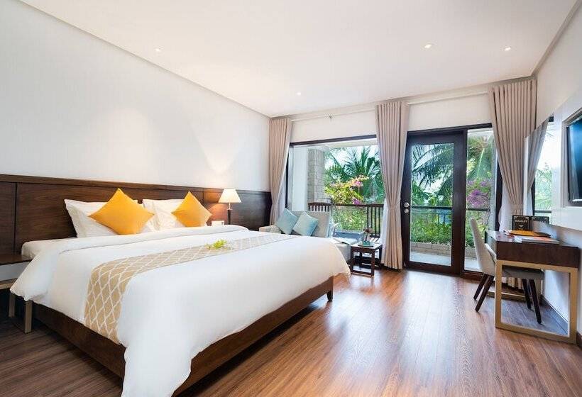 اتاق لوکس با چشمانداز باغ, Hoang Ngoc Beach Resort