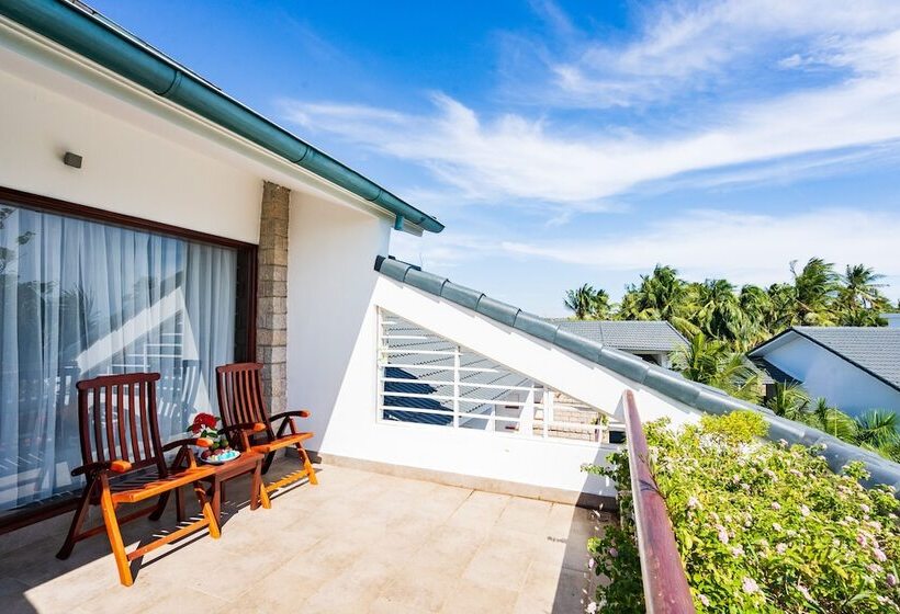 اتاق لوکس با چشمانداز دریا, Hoang Ngoc Beach Resort