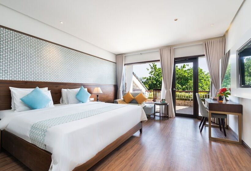 اتاق لوکس با چشمانداز دریا, Hoang Ngoc Beach Resort